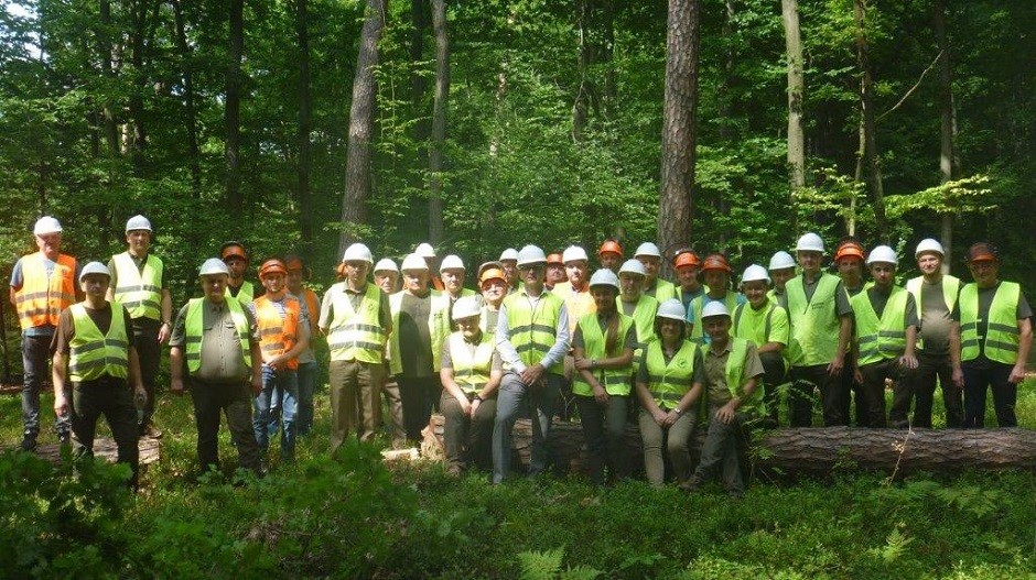 Uczestnicy szkolenia zakładów usług leśnych działających na terenie Nadleśnictwa Leżajsk.