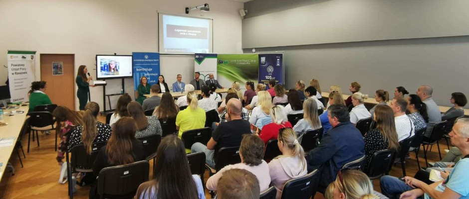 Uczestnicy konferencji pn. Legalność zatrudnienia obywateli Ukrainy.