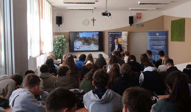 Warsztaty edukacyjne „Moja pierwsza praca” dla uczniów Zespołu Szkół Budowlanych w Jaśle