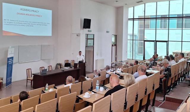 Seminarium dla społecznych inspektorów pracy w Stalowej Woli